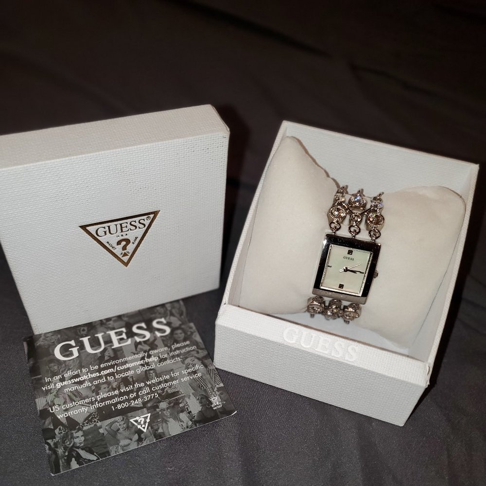 Ladies Crystal Guess Wristwatch